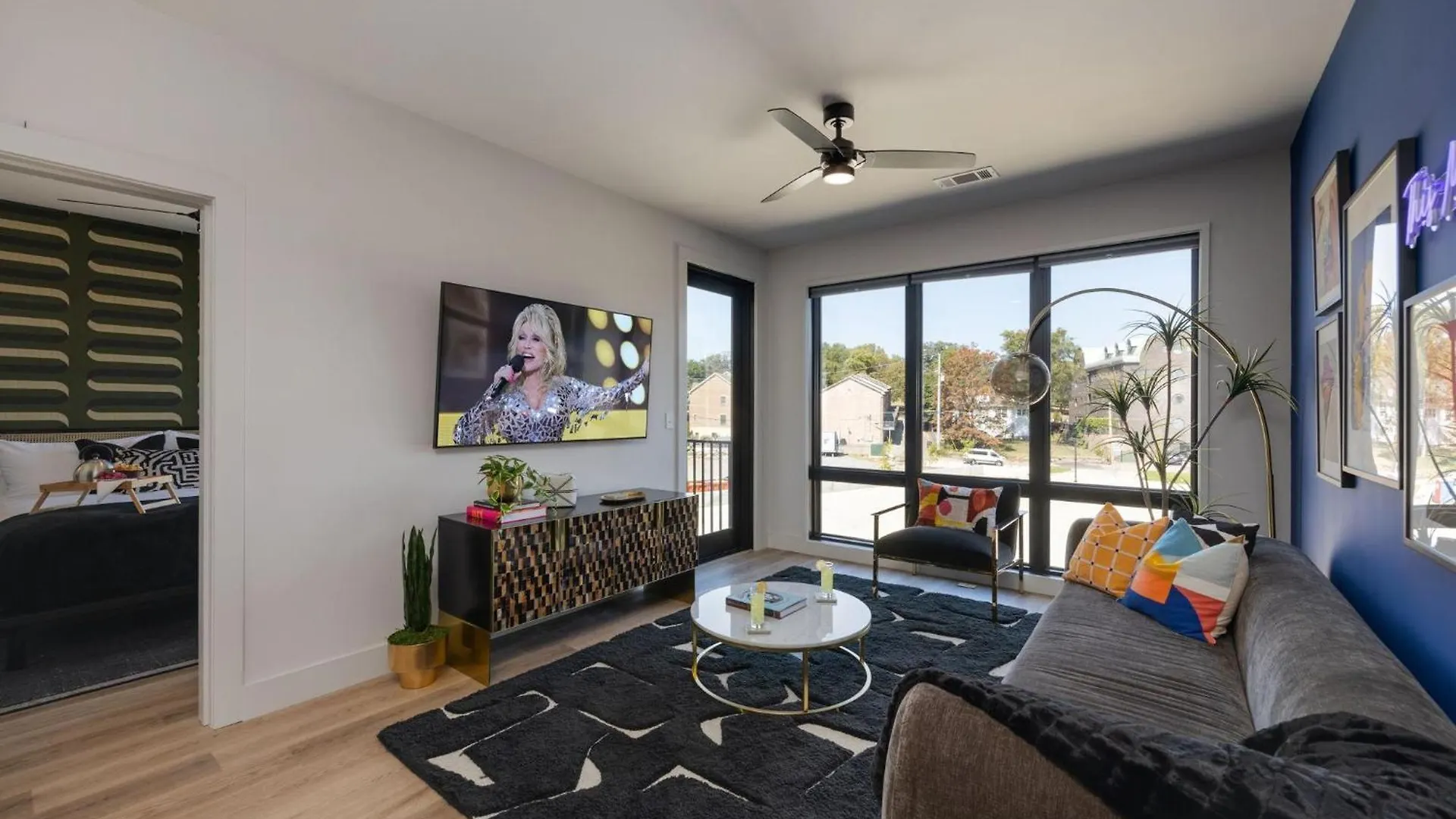 Penthouse Blues-Odyssey-Pool & Gym-Mins 2 Broadway Villa Nashville